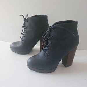 Steve Madden Ricca Wood Heel Ankle Lace Up Booties